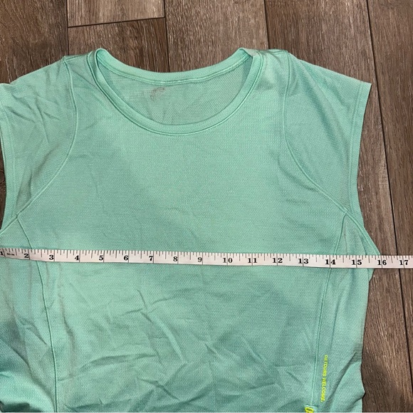 Lululemon Mint Green Cap Sleeve Hiking Tank Top Side Zipper Pocket Sweat Wicking - Picture 6 of 10
